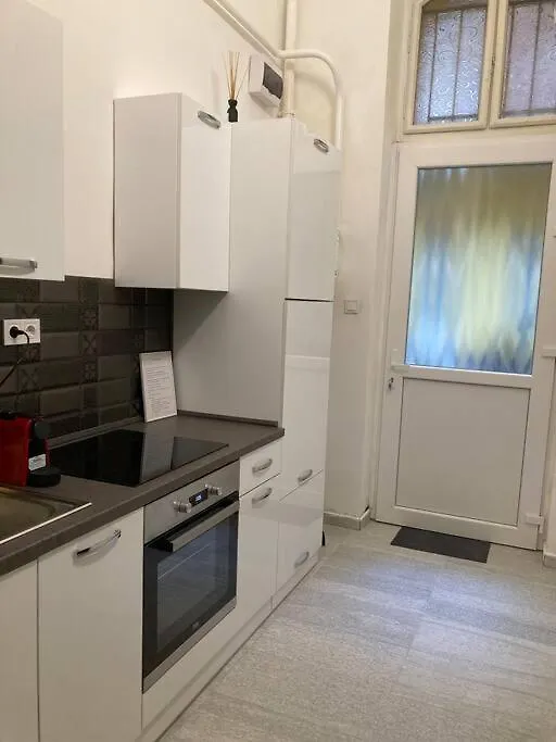 Downtown Island Apartment Budapest 0*,